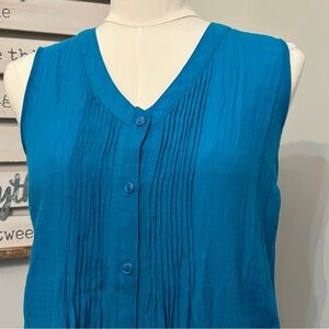 Flyo Sleeveless Top Button Front with Pleats Down Center Lightweight Size Medium